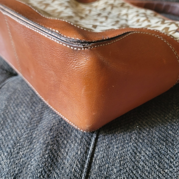 Michael Kors Brookville Tote - Picture 10 of 16